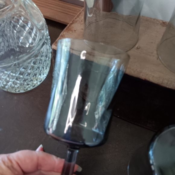 Libbey Smokey Optical Swirl Footed Wine Glasses - Picture 4 of 4